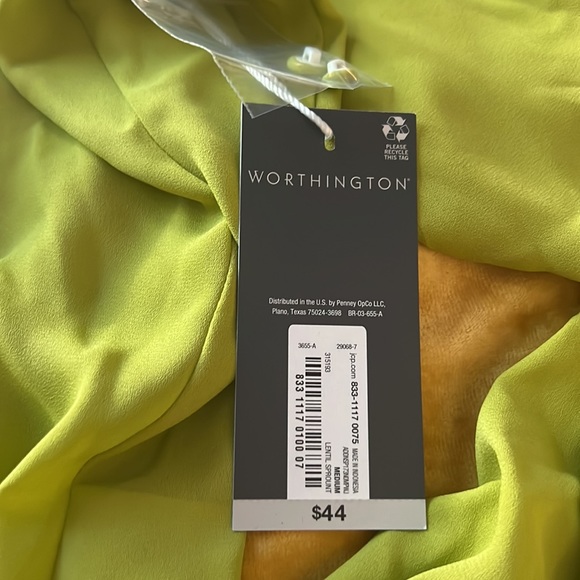 Like green button up blouse - Picture 2 of 7